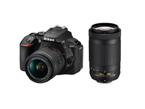 Nikon D5600 + 18-55 AF-P VR + 70-300 AF-P DX